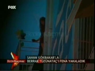 Balkonda sevi�tiler..